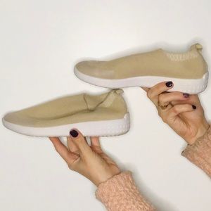 Hey Folks Voyager Sneakers in Sparrow size 6.5